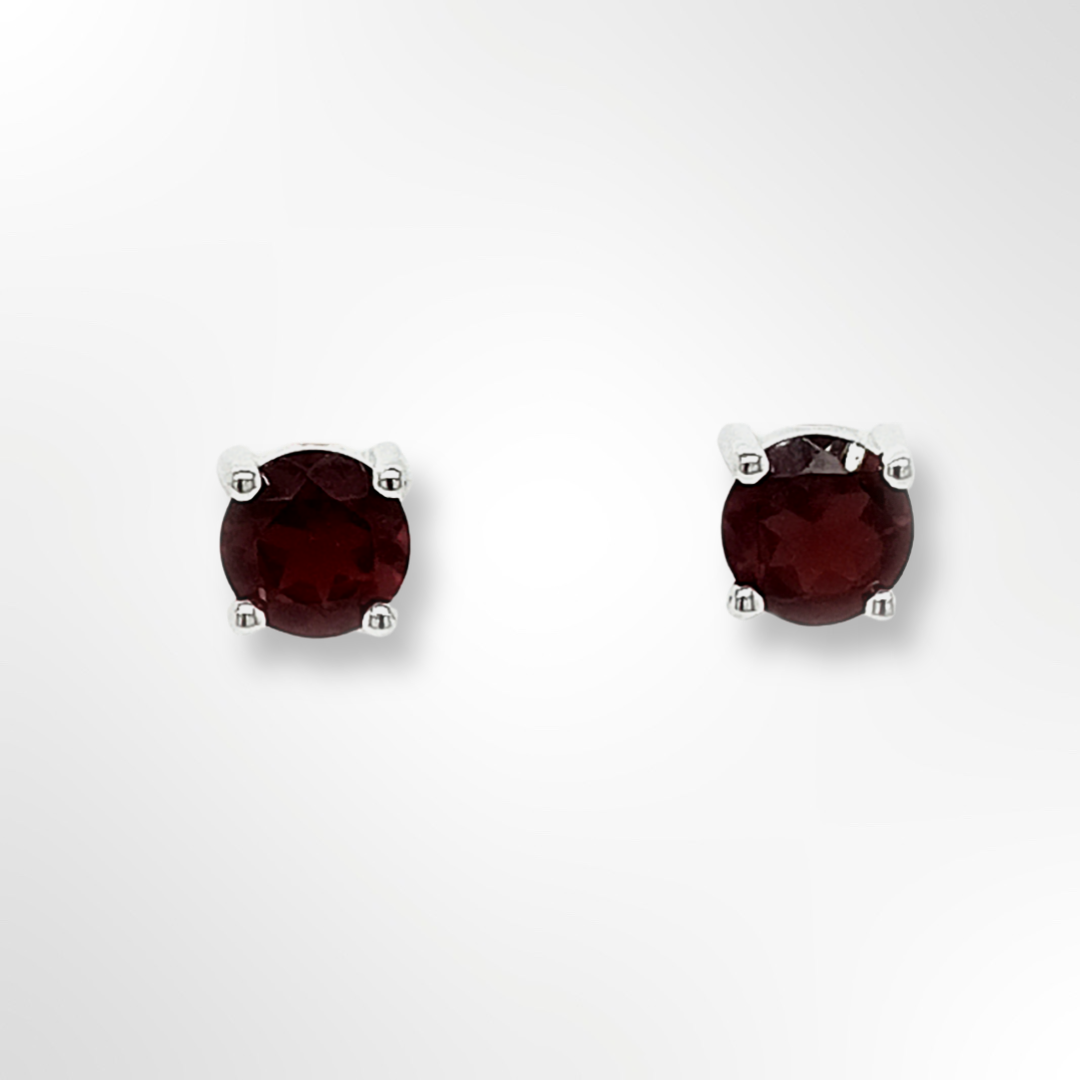 Sterling Silver Round Garnet 4 Claws Set Stud Earrings