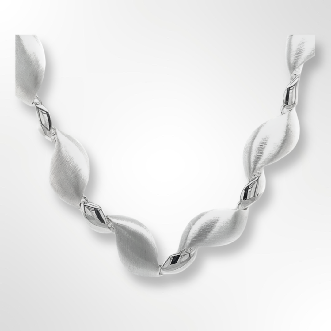 Silver Collar Necklace Bouticca