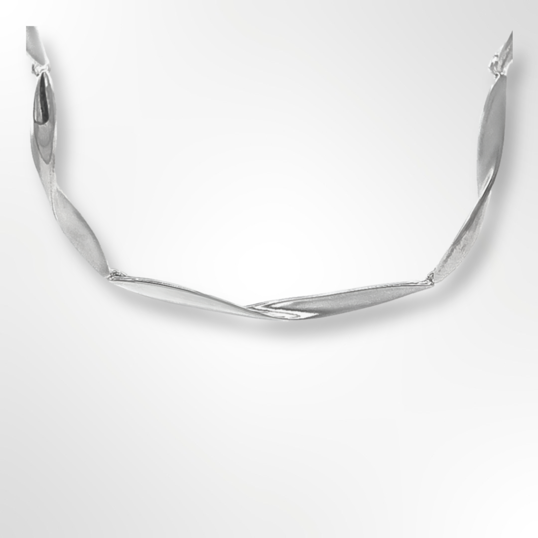 Silver Collar Necklace Bouticca